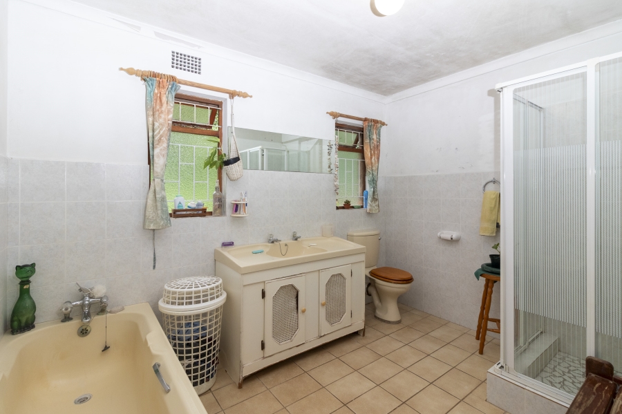 4 Bedroom Property for Sale in Bathurst Eastern Cape